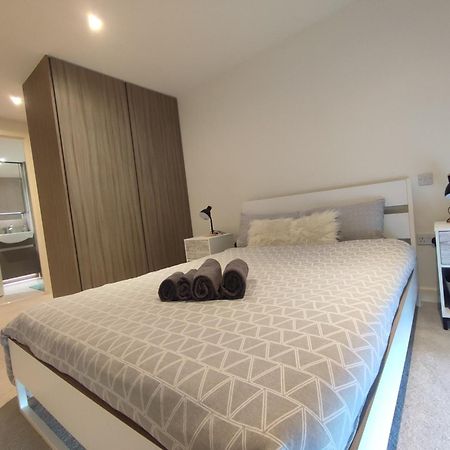 Luxury Riverside Apt With Easy Access To Central London, O2, Excel Centre And Parking Extérieur photo