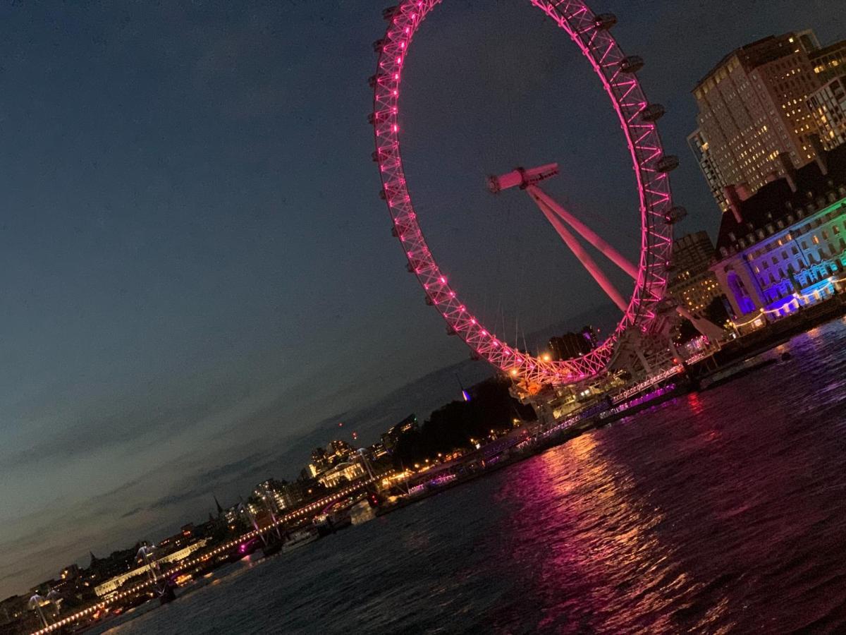 Luxury Riverside Apt With Easy Access To Central London, O2, Excel Centre And Parking Extérieur photo